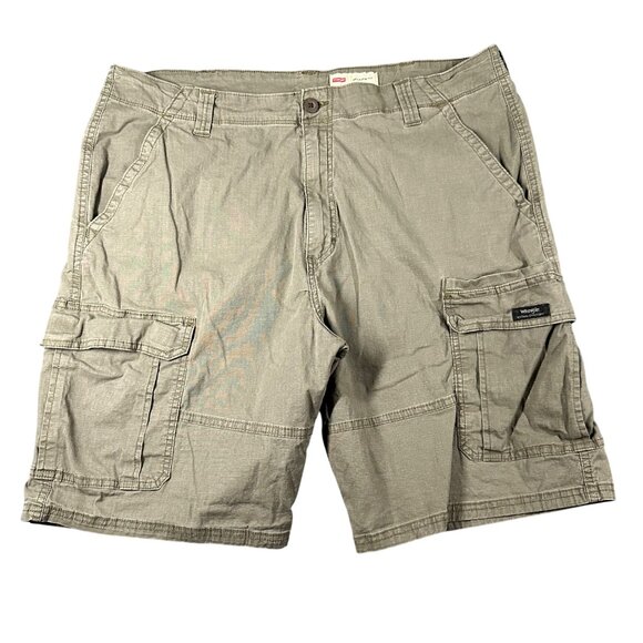 Wrangler Mens 38x10 Olive Green Relaxed Fit Cargo Shorts‎ Flat Front Pockets - Picture 1 of 6